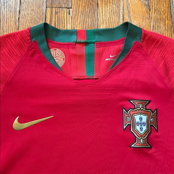 NWOT 2018 Nike Portugal Home Soccer Jersey - Picture 2 of 12